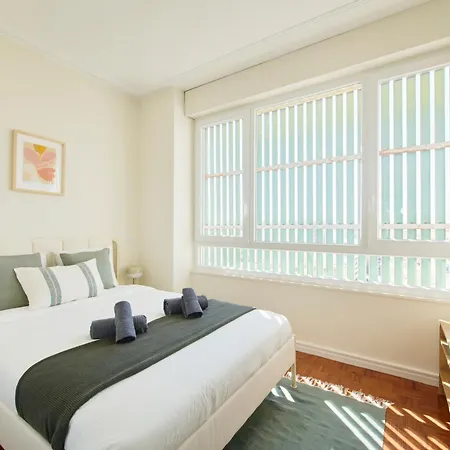 Bright In Saldanha * Лиссабон