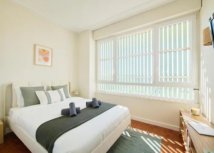 Bright In Saldanha * Lizbona